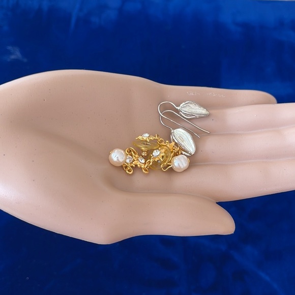 2 pairs of dangle earrings - Picture 3 of 4